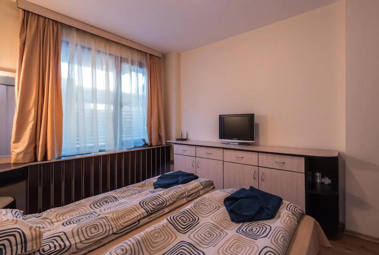 בנסקו Charming, Fully-Furnished, 2-Bedroom Apartment מראה חיצוני תמונה