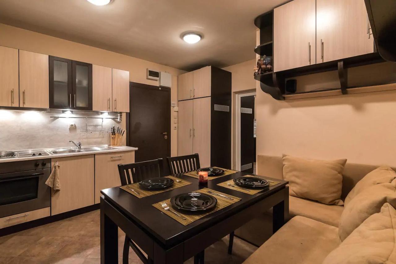 בנסקו Charming, Fully-Furnished, 2-Bedroom Apartment מראה חיצוני תמונה