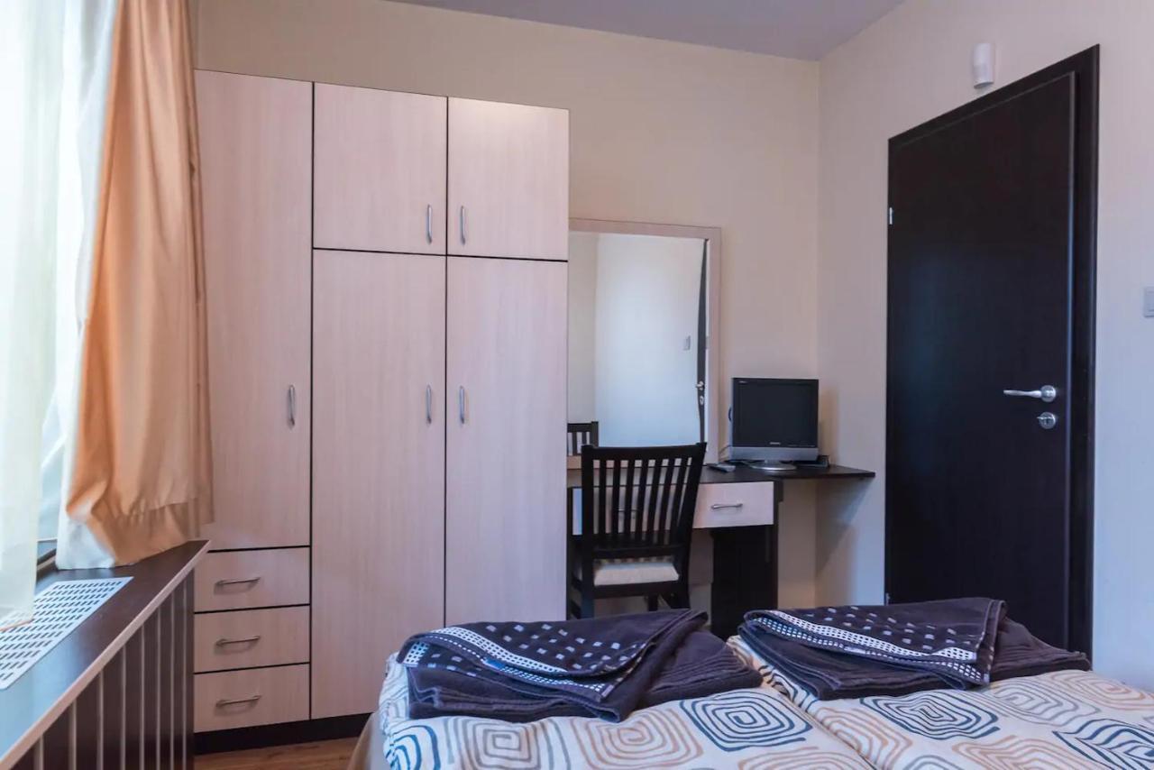 בנסקו Charming, Fully-Furnished, 2-Bedroom Apartment מראה חיצוני תמונה