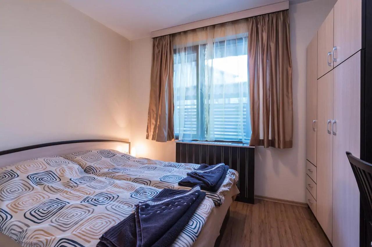 בנסקו Charming, Fully-Furnished, 2-Bedroom Apartment מראה חיצוני תמונה
